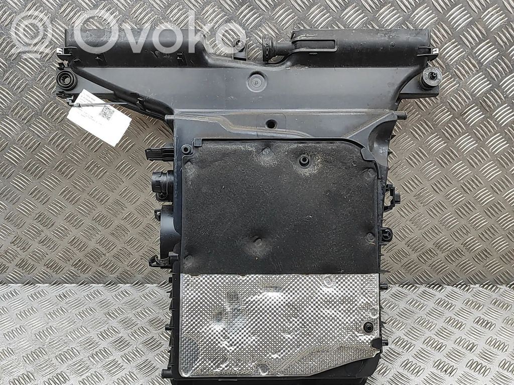 Audi Q7 4M Air filter box 