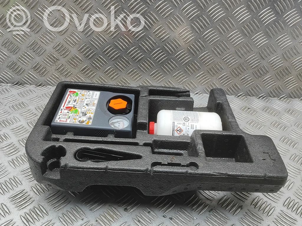Volvo V60 Other trunk/boot trim element 