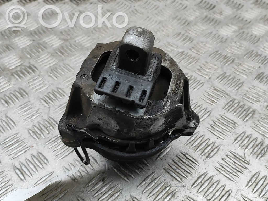 Engine mount bracket   9429397