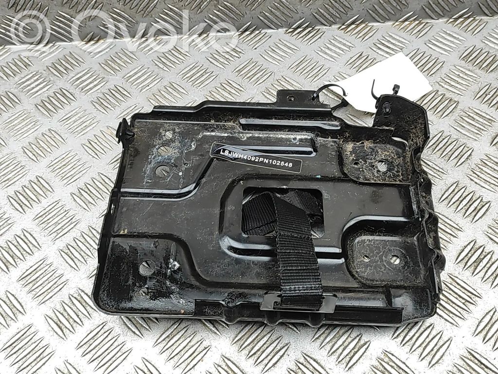 MG MG4 ev Akkulaatikon alusta 