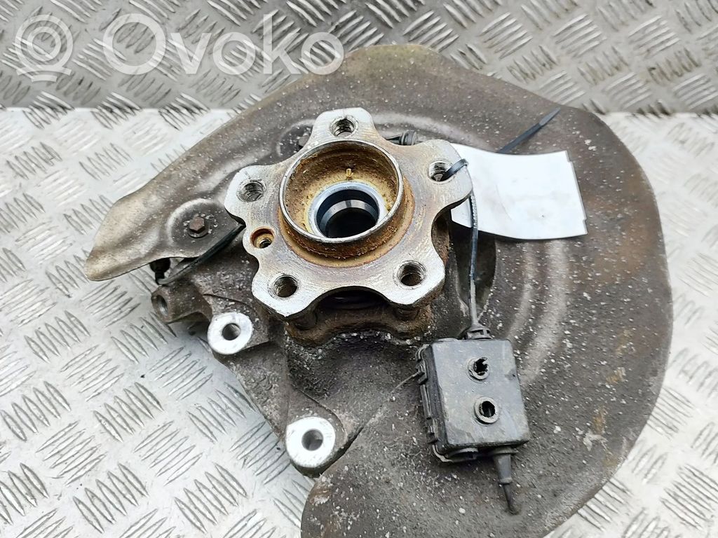 Cubo de rueda trasera   6882598