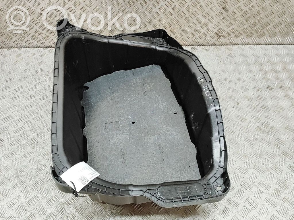 Tesla Model Y Seitenverkleidung hinten 