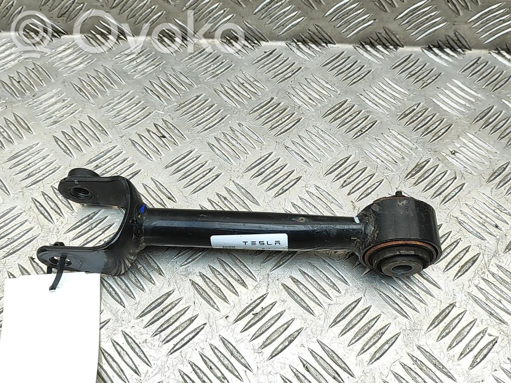 Tesla Model Y Juniper Querlenker Achsschenkel hinten 