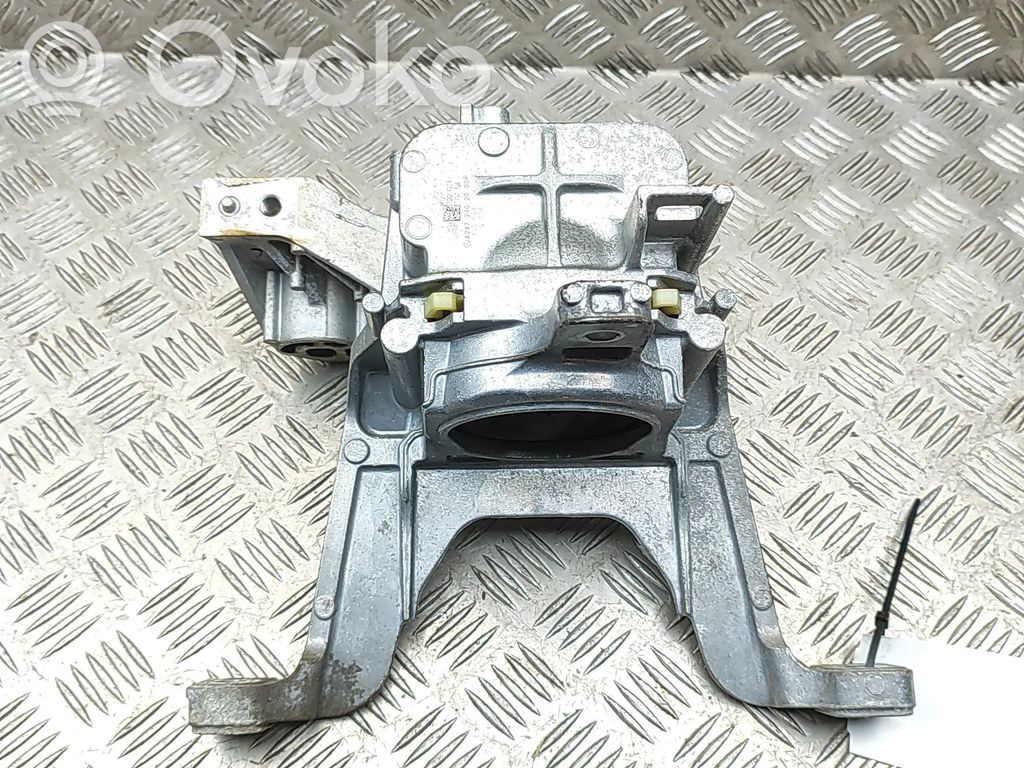 Mercedes-Benz GLA H247 Engine mount bracket 