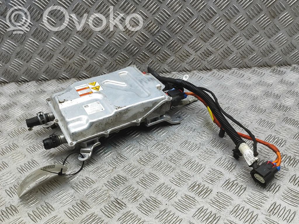 Inversor/convertidor de voltaje   106098500E