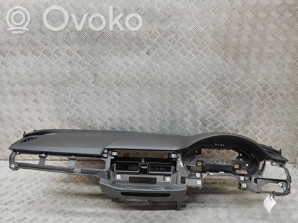 Audi A4 S4 B9 8W Panelė 