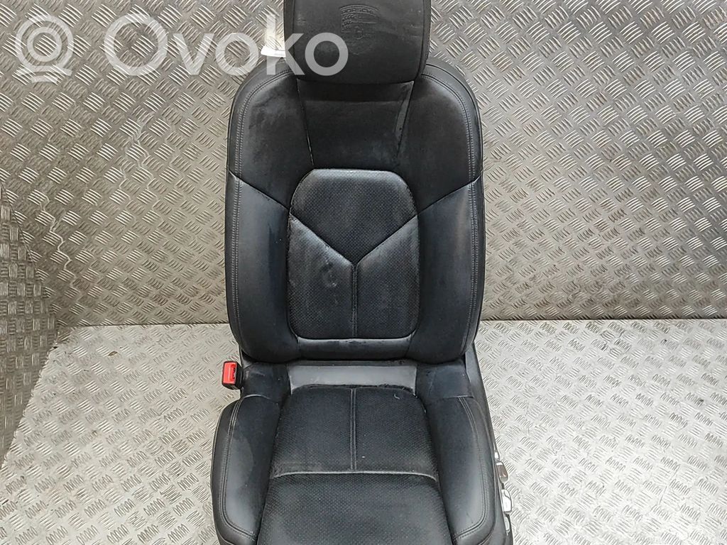 Kuljettajan istuin   95852138201,95852177902,PAB881105