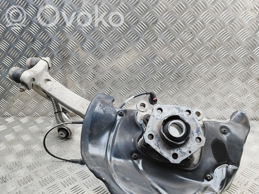 Audi Q7 4M Priekinė stebulė 