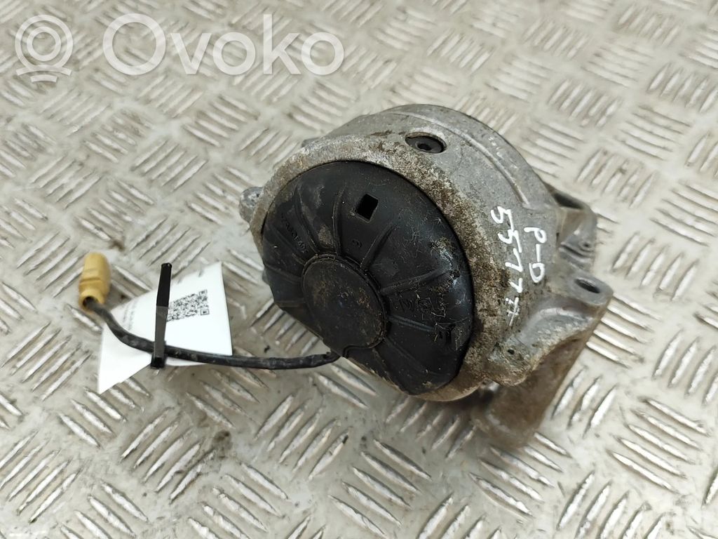 Porsche Macan (95B) Engine mount bracket 