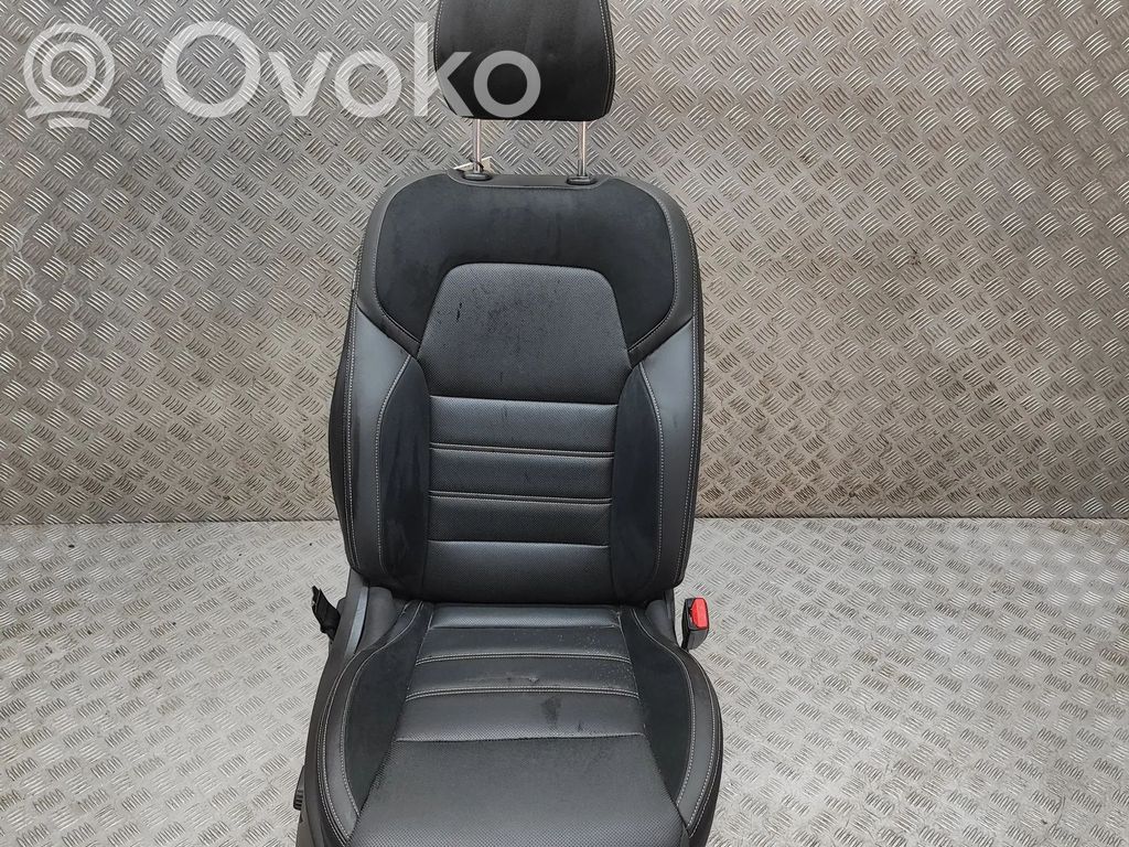 Renault Arkana Etumatkustajan istuin 