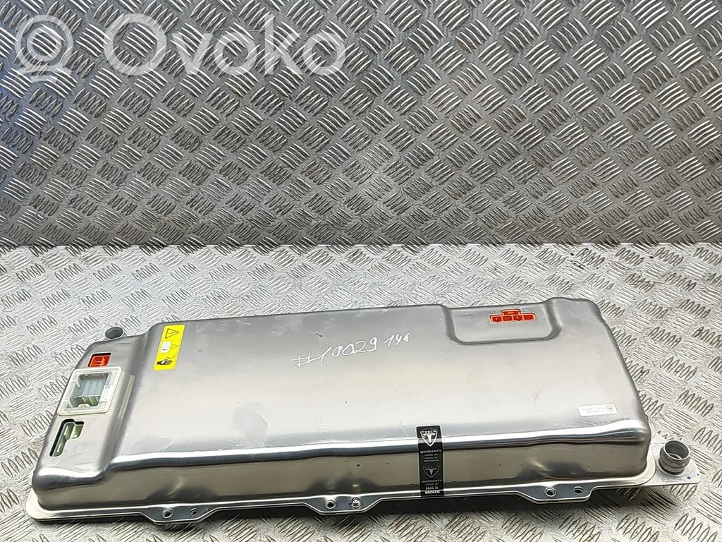 Tesla Model 3 Inversor/convertidor de voltaje 