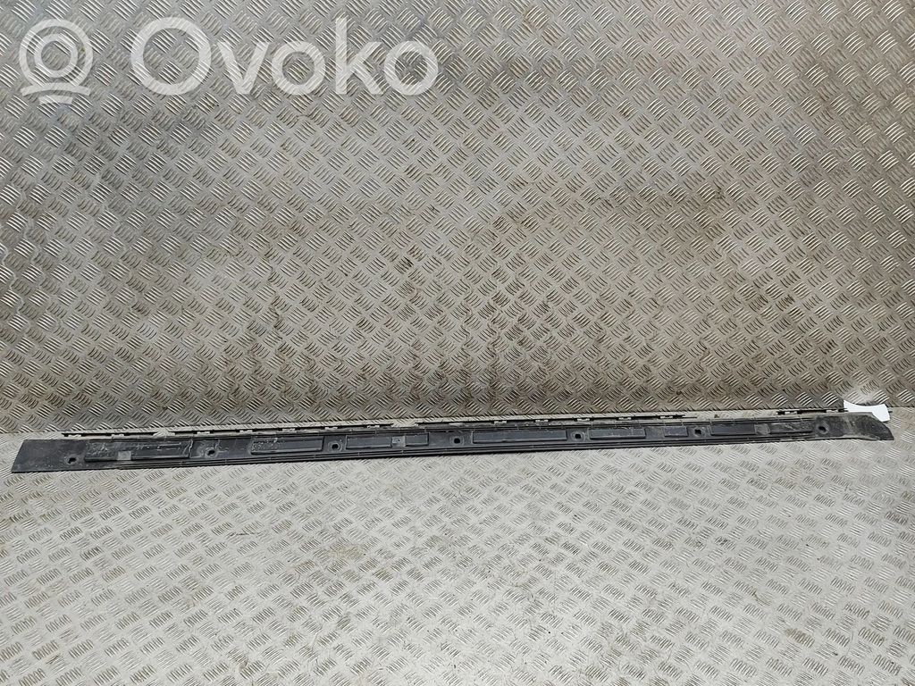 Audi A4 Allroad B9 Ślizg listwy progowej 