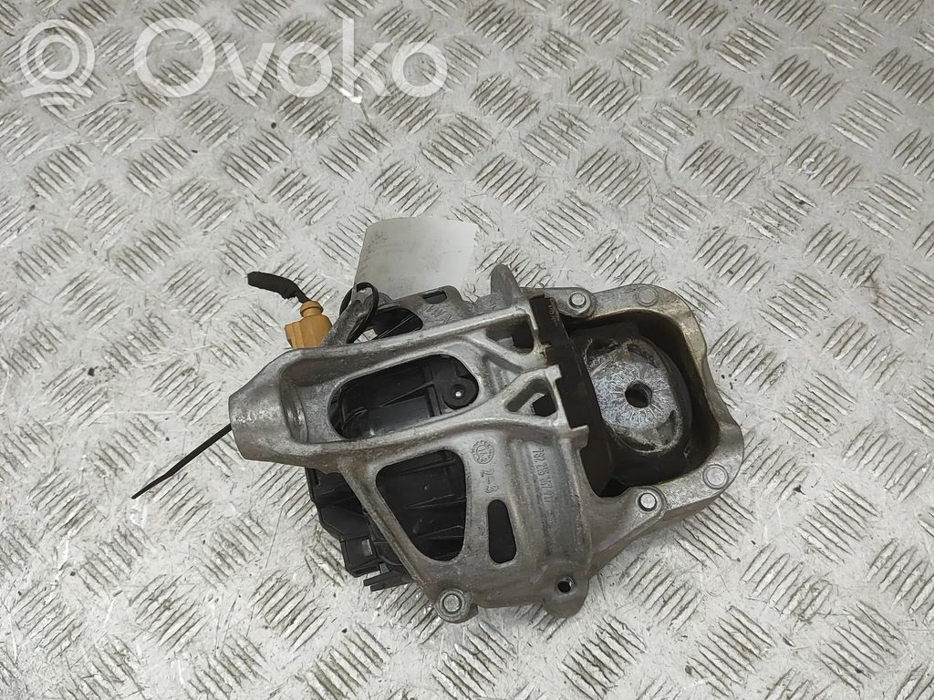 Engine mount bracket   4M0199372FH