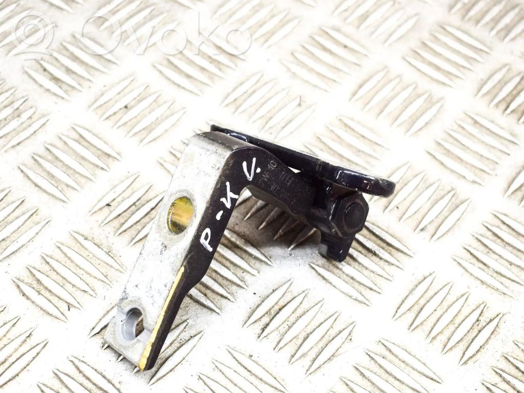 Volvo XC90 Front door upper hinge 