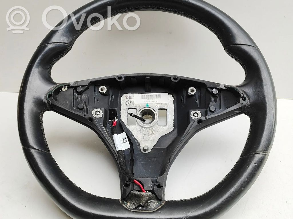 Ohjauspyörä   103677400D