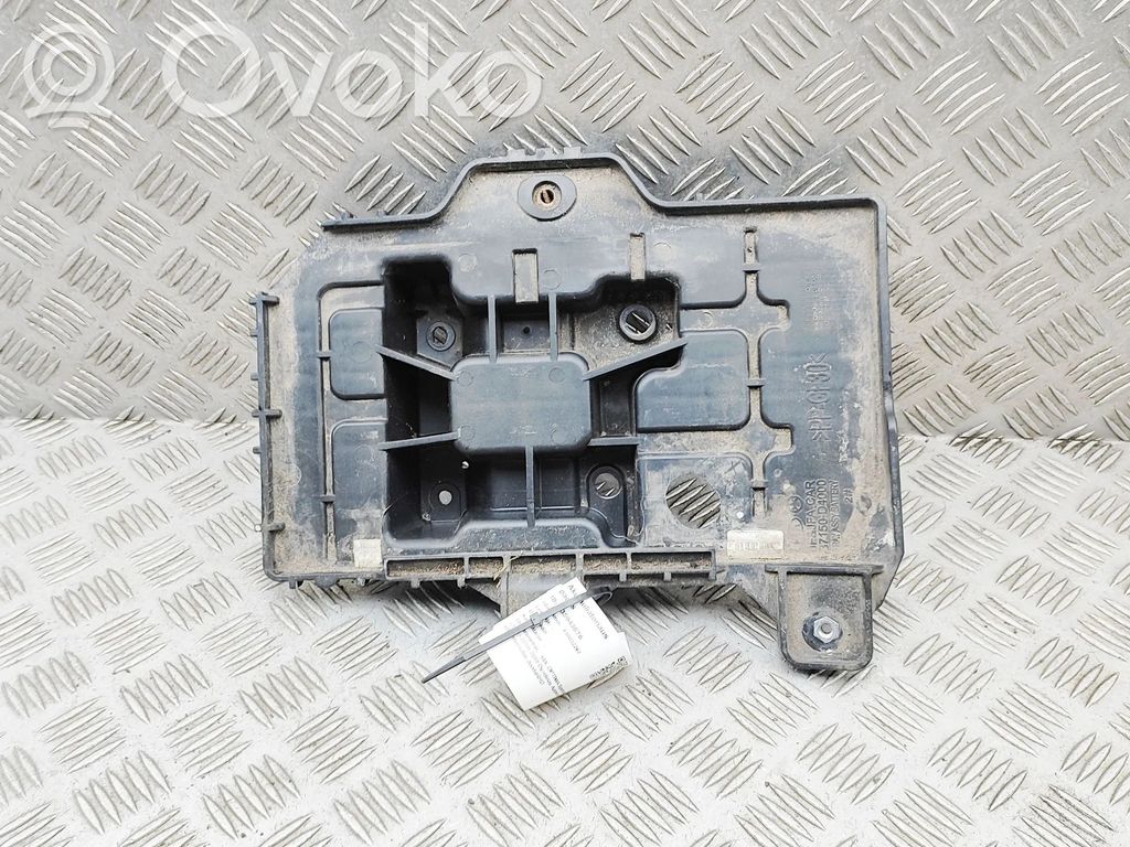KIA Optima Akkulaatikon alusta 
