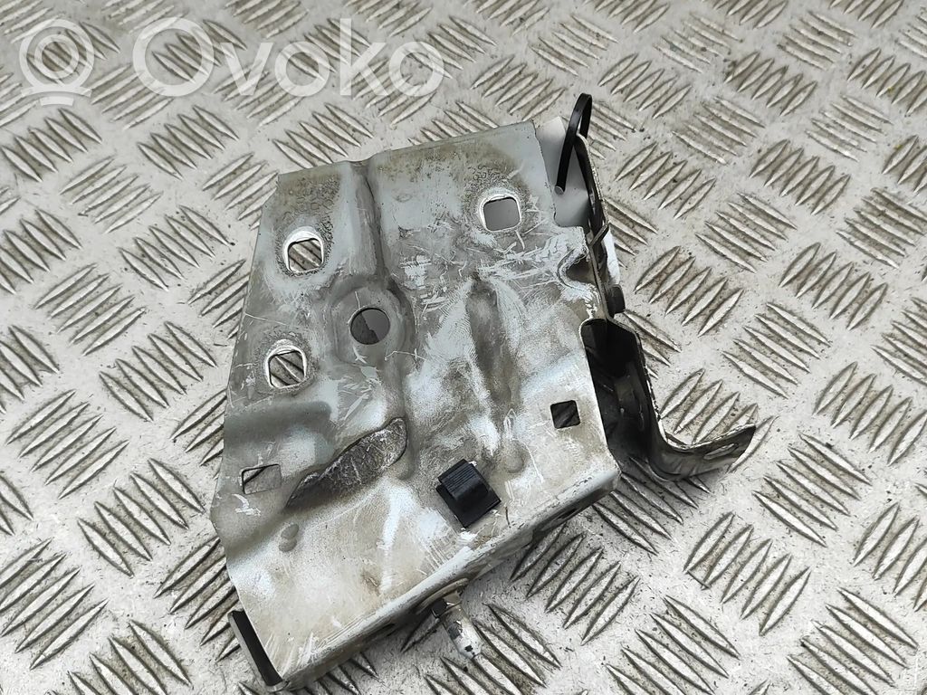 Renault Master III Fender mounting bracket 