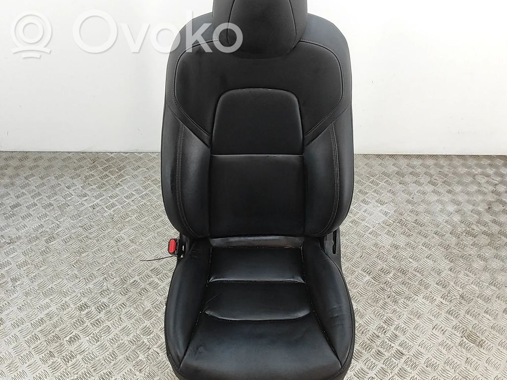Fotel przedni kierowcy   145694200C