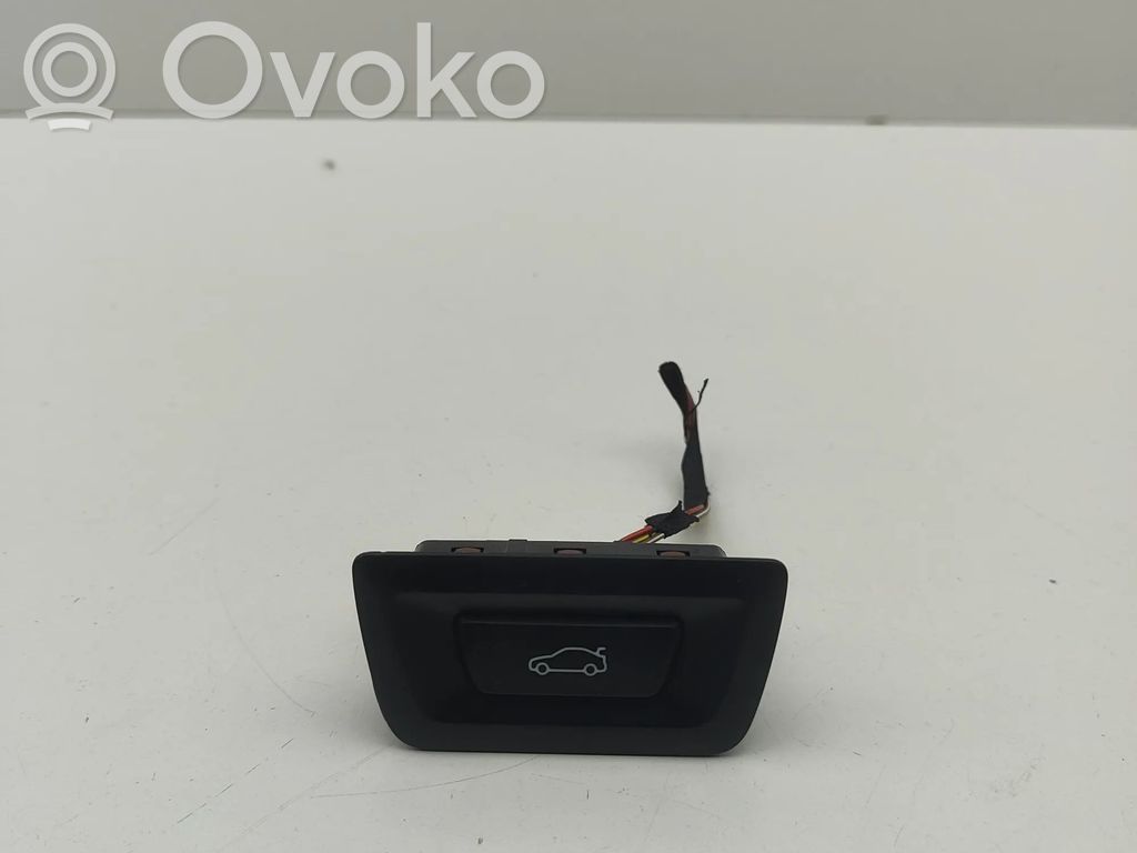BMW X2 U10 Botón interruptor de maletero abierto 