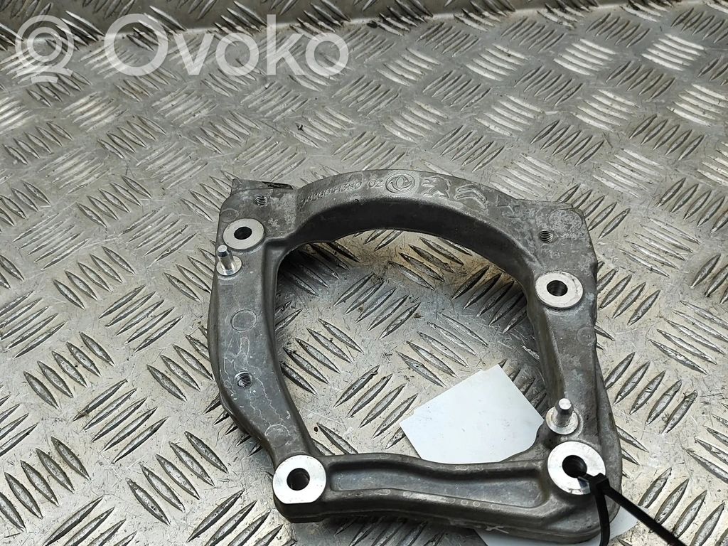 Peugeot 208 I Staffa di montaggio del compressore dell’A/C 