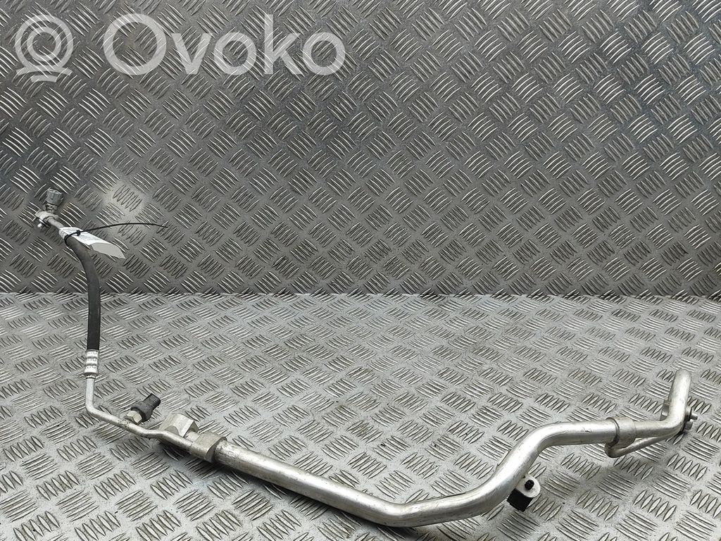 BMW X4 G02 Ilmastointilaitteen putki (A/C) 