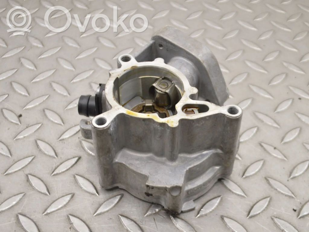 Audi A4 S4 B9 8W Pompa a vuoto 