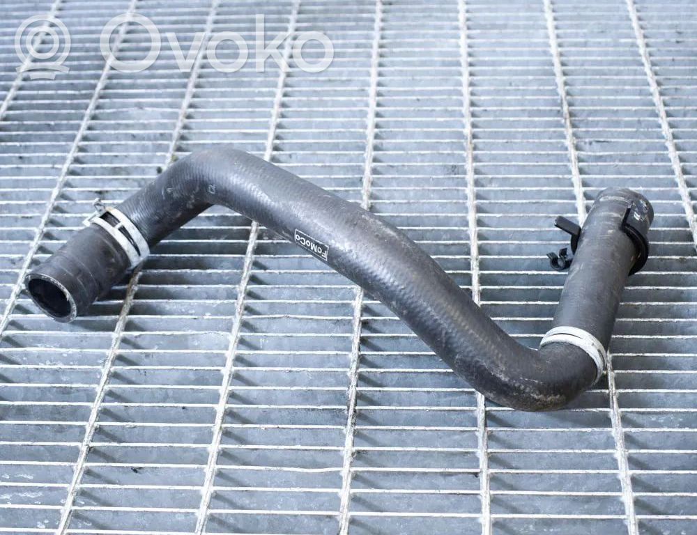 Ford Kuga II Tuyau de liquide de refroidissement moteur