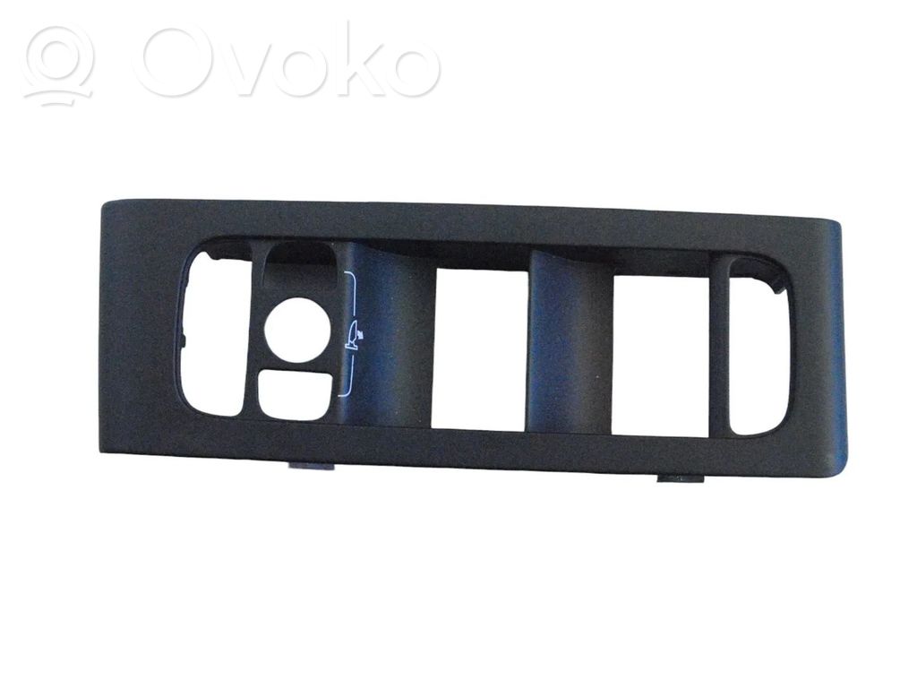 Revestimiento de puerta delantera   2057204X,2057187X,2057182X,2057209X,32274176,32274478