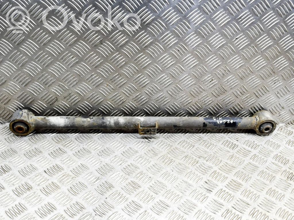 Toyota Land Cruiser (J200) Braccio di controllo sospensione posteriore superiore/braccio oscillante
