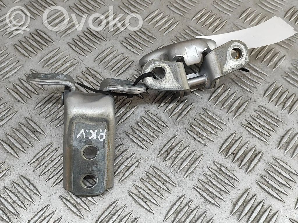 Toyota Prius (XV60) Etuoven saranasarja 