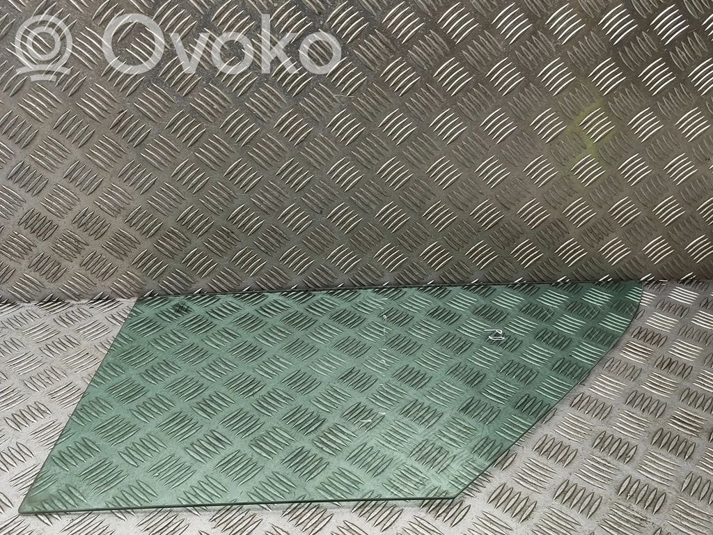 Volkswagen Crafter Fenêtre latérale avant / vitre triangulaire (4 portes)