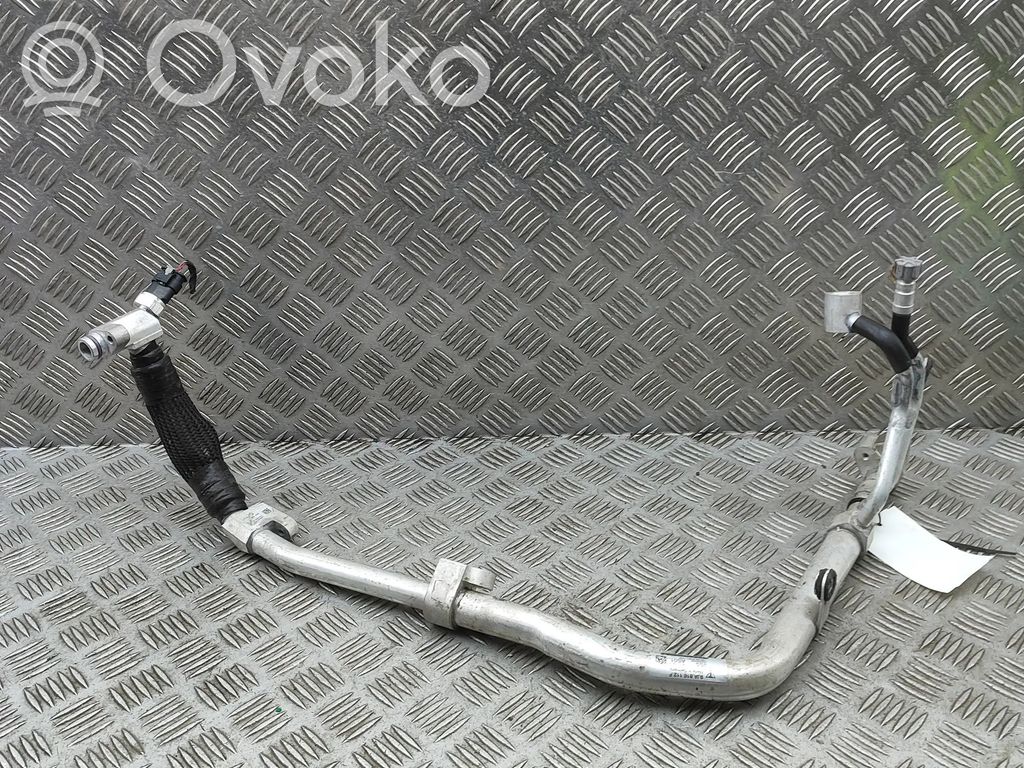 Porsche Taycan 9J1 Ilmastointilaitteen putki (A/C)