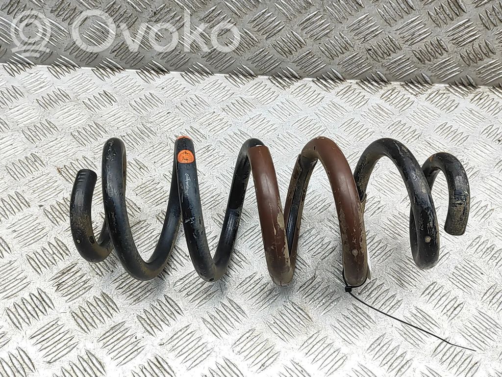 Lexus RX V Arc elicoidal spate 