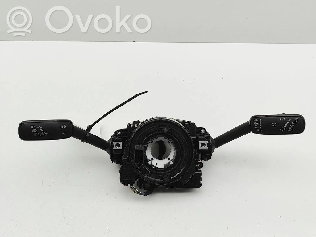 Commodo de clignotant   1051833501,5Q1953513AA,1013631804,1051830901,5Q1953507EQ,5Q1953549D