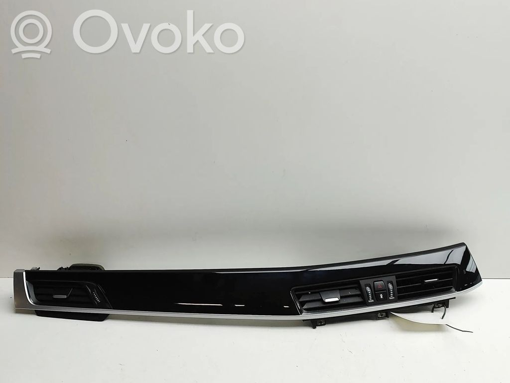 BMW X1 F48 F49 Kojelaudan hansikaslokeron lista