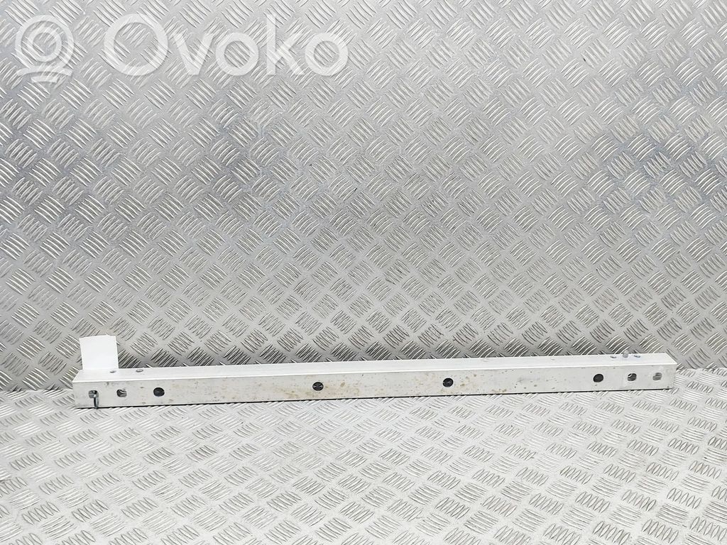Panel mocowania chłodnicy / góra   8737031