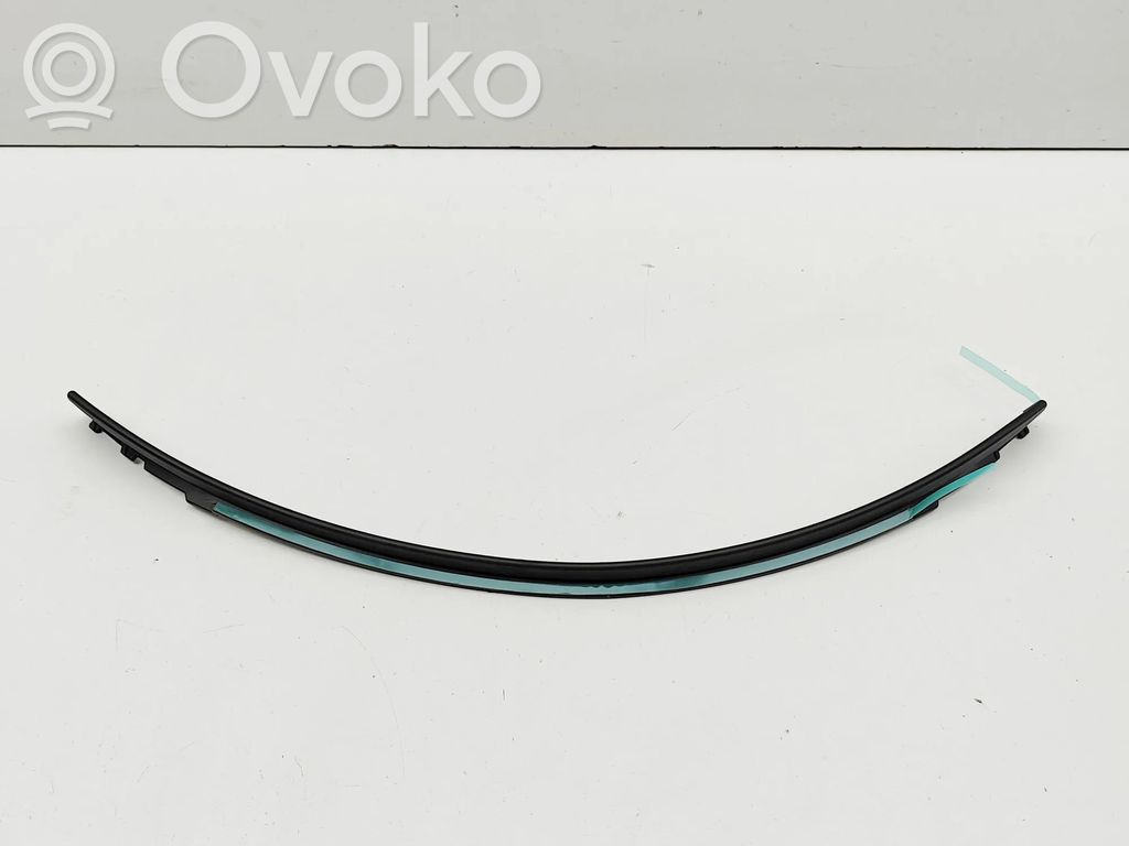 Audi Q7 4M Front arch trim 