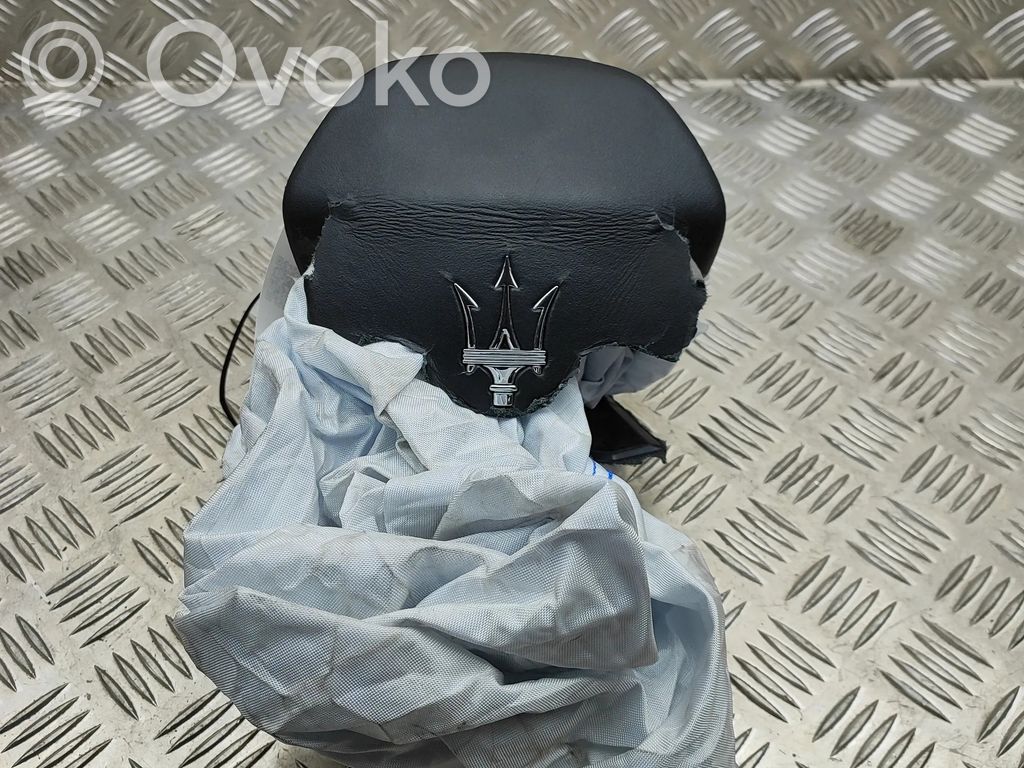 Maserati Ghibli Steering wheel airbag