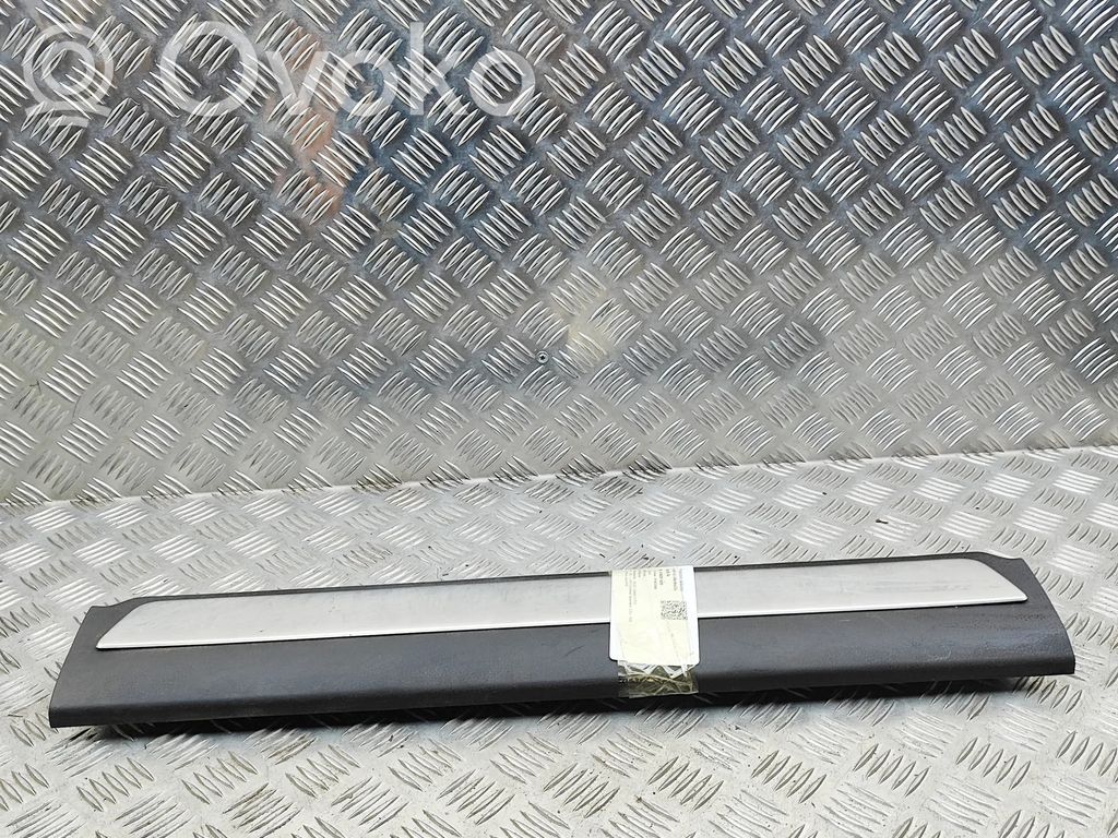 Isuzu D-Max Garniture marche-pieds avant