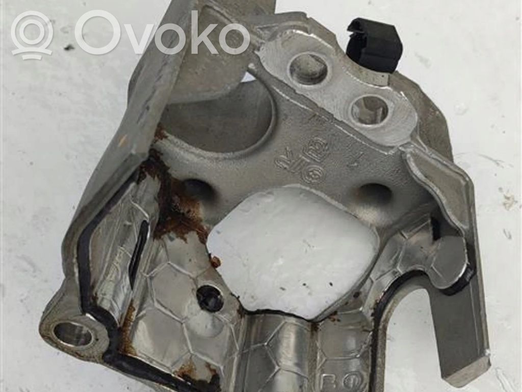 Maserati Levante Engine mounting bracket 