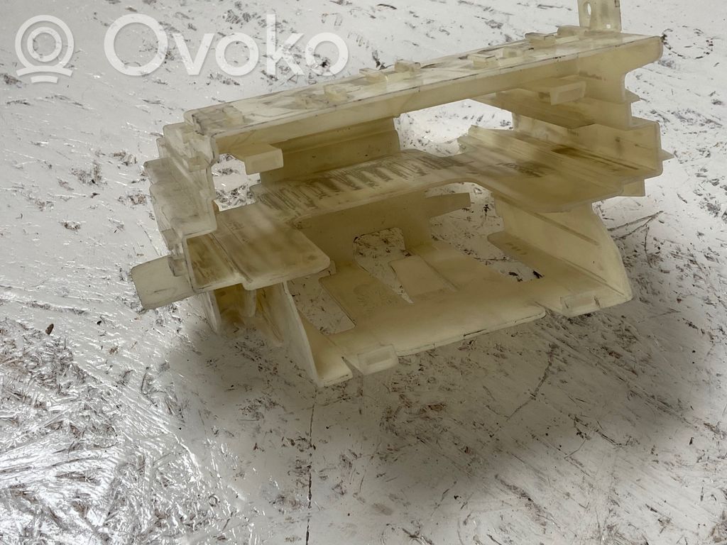 Caja de la unidad de control del motor