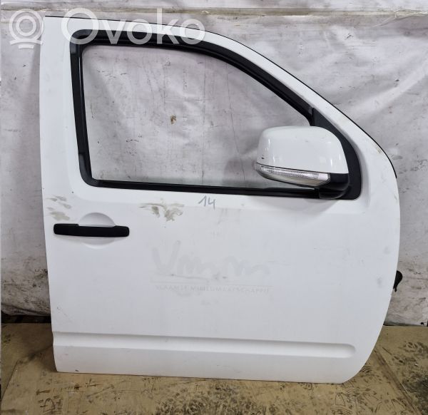 Nissan NP300 Priekinės durys 