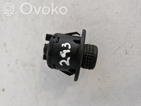 Multifunctional control switch/knob   8200002442B