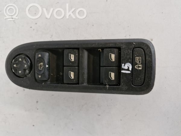 Multifunctional control switch/knob   96660257XT