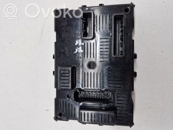 Renault Clio III Comfort/convenience module 