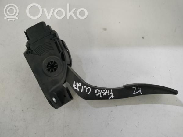 Accelerator throttle pedal   8V219F836AA,6PV00951700