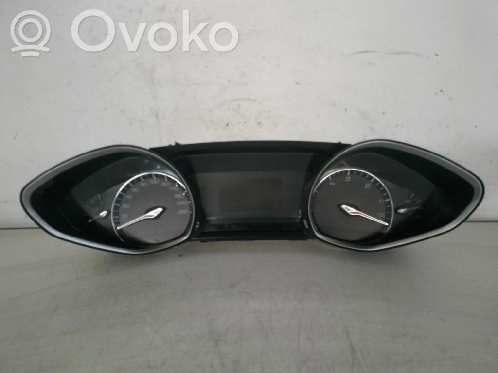 Peugeot 308 Speedometer (instrument cluster) 