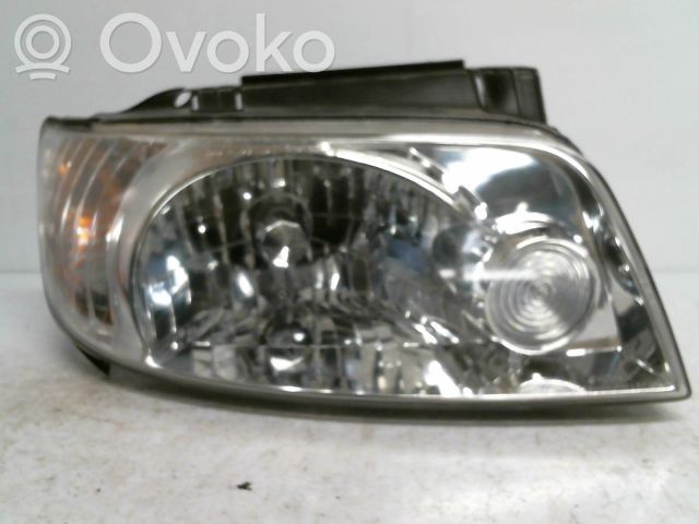 Hyundai Matrix Lampa przednia 