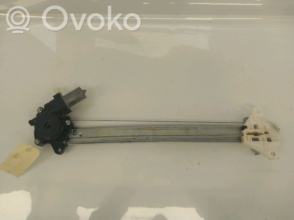Suzuki Celerio Manualny podnośnik szyby drzwi przednich 