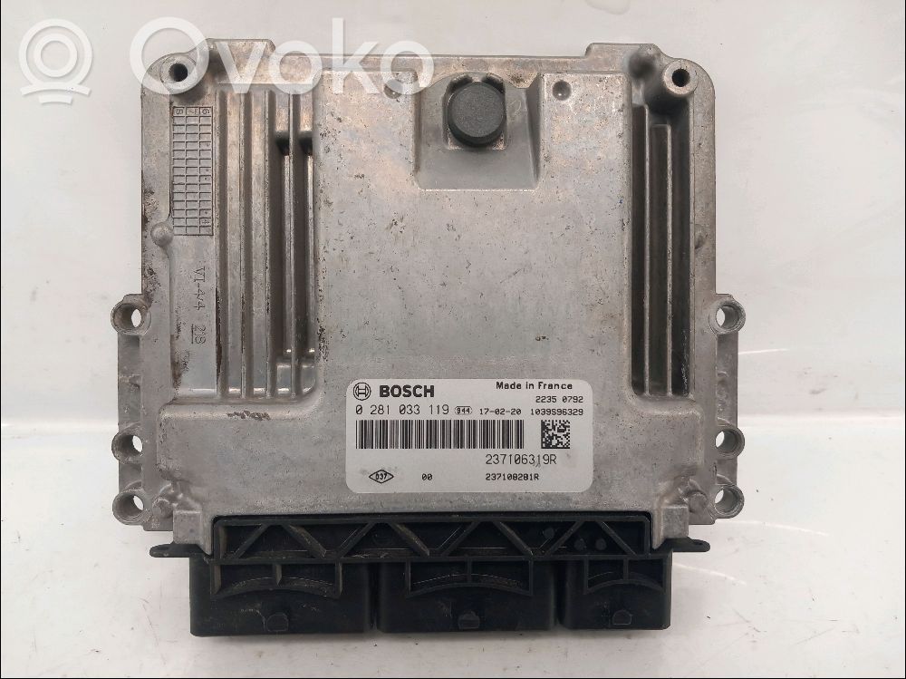 Renault Clio IV Engine control unit/module 
